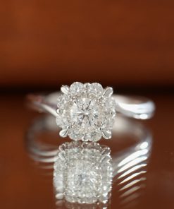 18k White Gold Women's Ring With Crafted Natural Diamonds (2)