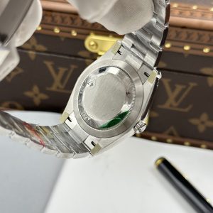 Rolex Oyster Perpetual 134300 Replica Watch Pistachio Dial VS Factory 41mm (1)