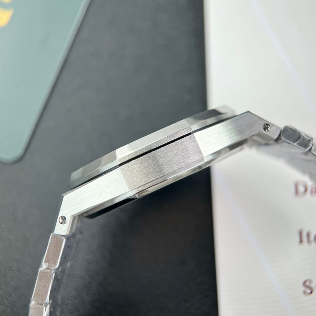 Audemars Piguet Replica Watches Royal Oak Grey Dial 15450ST IP Factory 37mm (2)