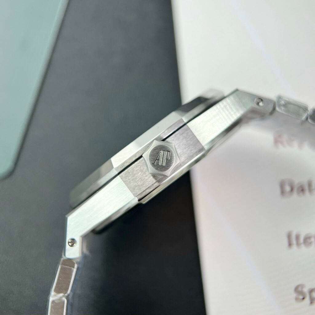 Audemars Piguet Replica Watches Royal Oak Grey Dial 15450ST IP Factory 37mm (2)