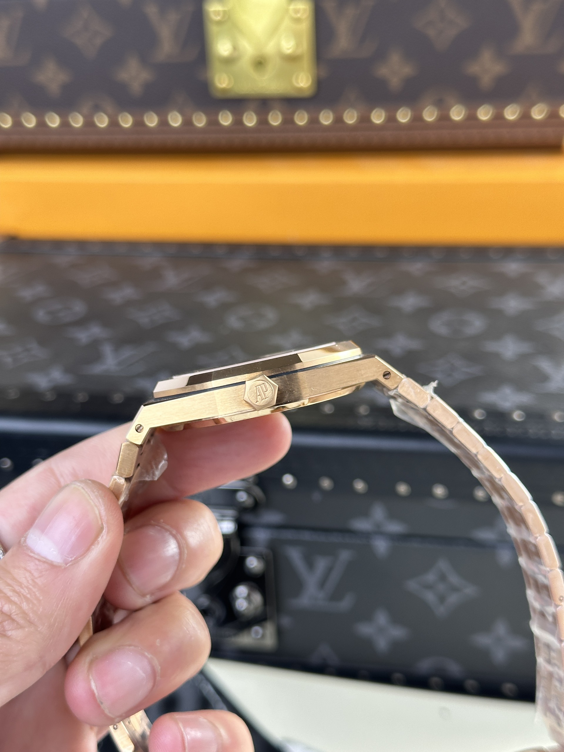 Audemars Piguet Royal Oak 15400OR Replica Watches ZF Factory 41mm (4) Audemars Piguet Royal Oak 15400OR Replica Watches ZF Factory 41mm (9)