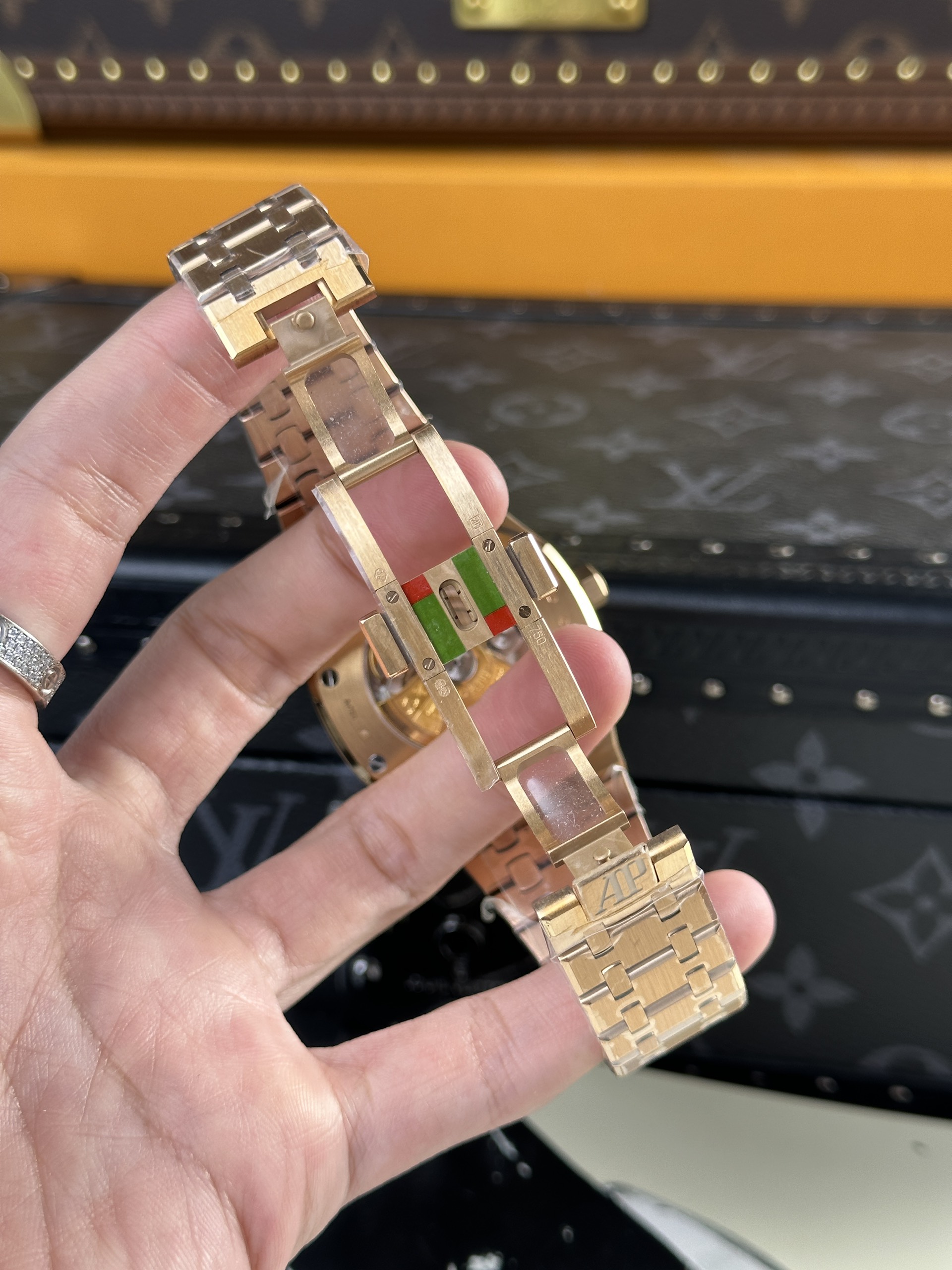 Audemars Piguet Royal Oak 15400OR Replica Watches ZF Factory 41mm (5) Audemars Piguet Royal Oak 15400OR Replica Watches ZF Factory 41mm (9)