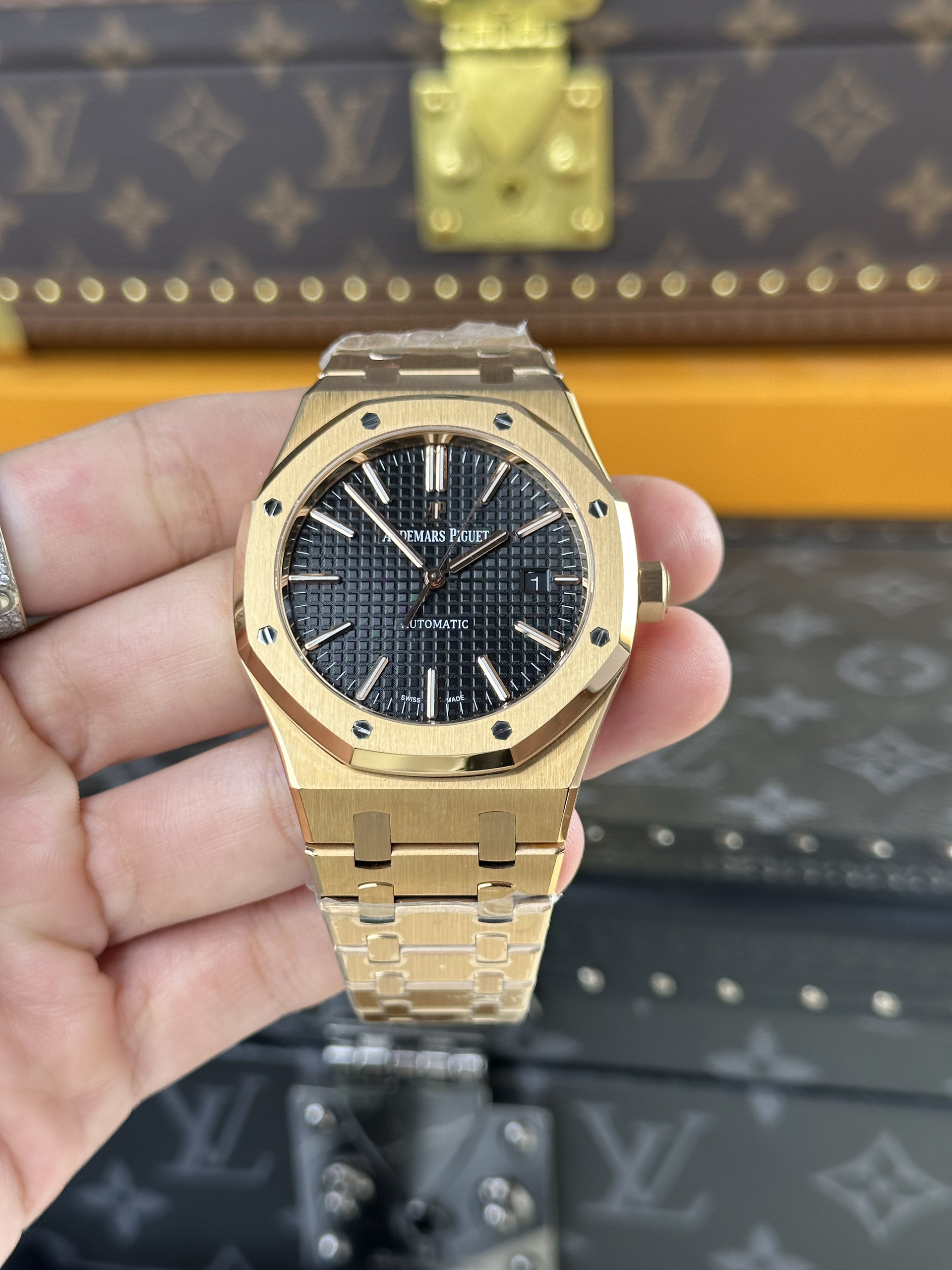 Audemars Piguet Royal Oak 15400OR Replica Watches ZF Factory 41mm (8) Audemars Piguet Royal Oak 15400OR Replica Watches ZF Factory 41mm (9)