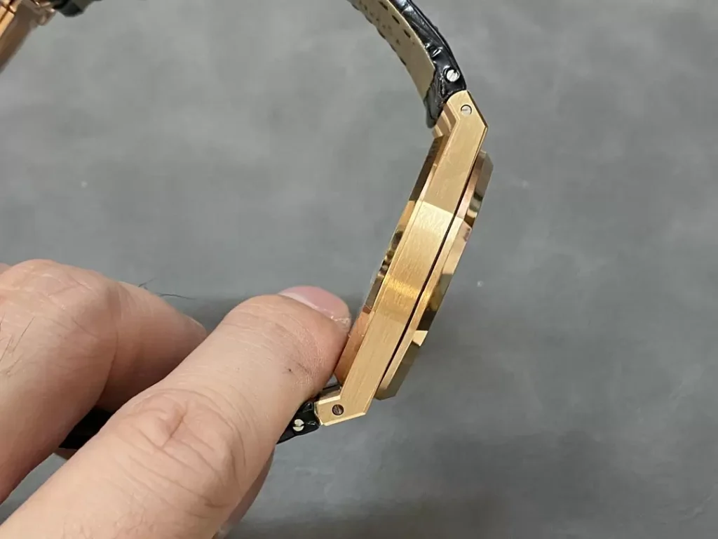 Audemars Piguet Royal Oak 15400OR Upgraded Weight Best Replica 41mm (1)