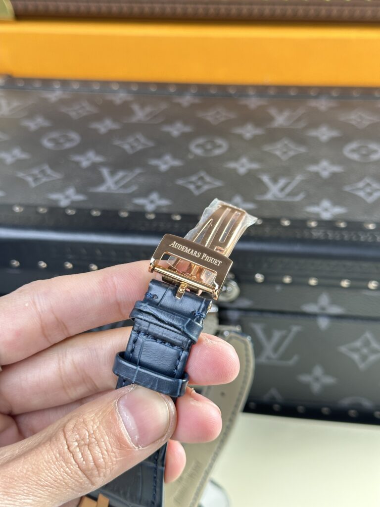 Audemars Piguet Royal Oak 15510OR Replica Watches Blue Color 41mm (9)