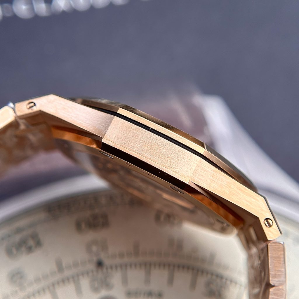 Audemars Piguet Royal Oak 16202OR 50th Anniversary Jumbo Replica Watch 39mm (3)