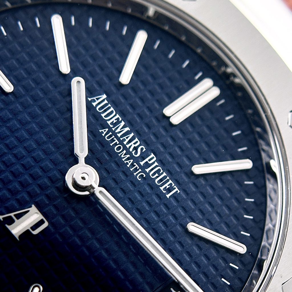 Audemars Piguet Royal Oak 16202ST 50th Anniversary Jumbo Replica Watch 39mm (1)