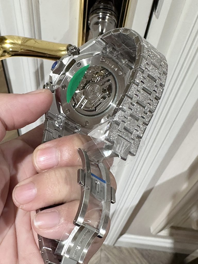 Audemars Piguet Royal Oak 26331 Frosted-Gold Replica Watches OM Factory (6)