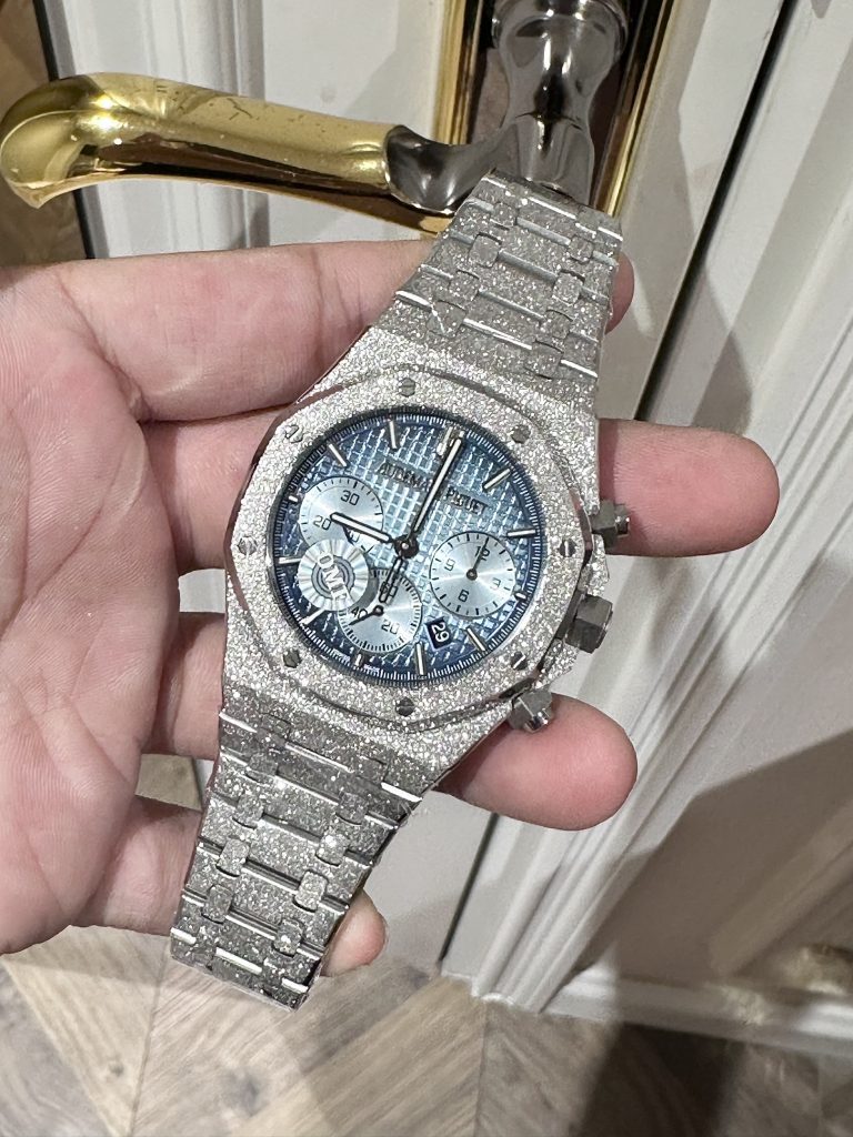 Audemars Piguet Royal Oak 26331 Frosted-Gold Replica Watches OM Factory (6)