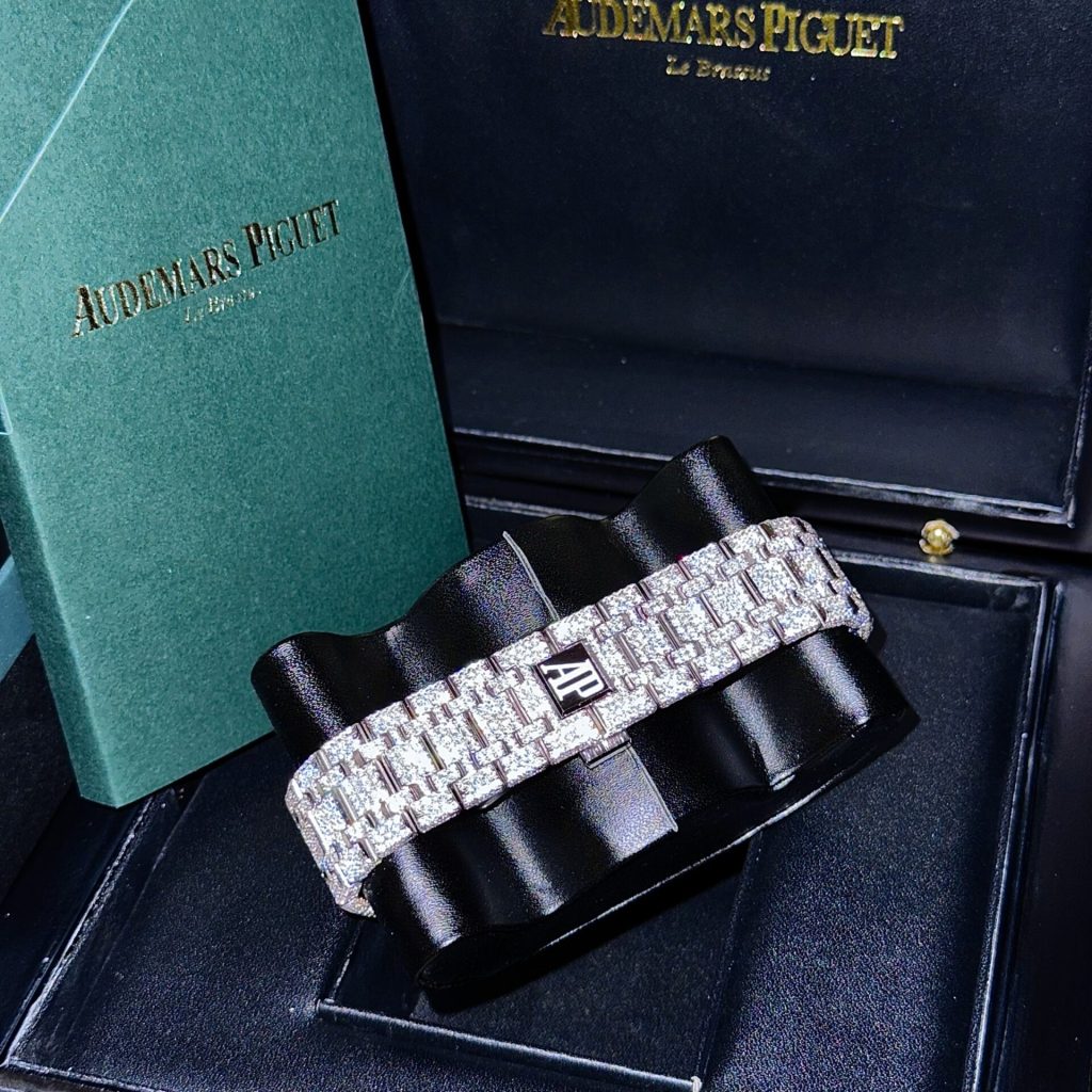 Audemars Piguet Royal Oak Iced Out Moissanite Customs Watch 41mm (1)