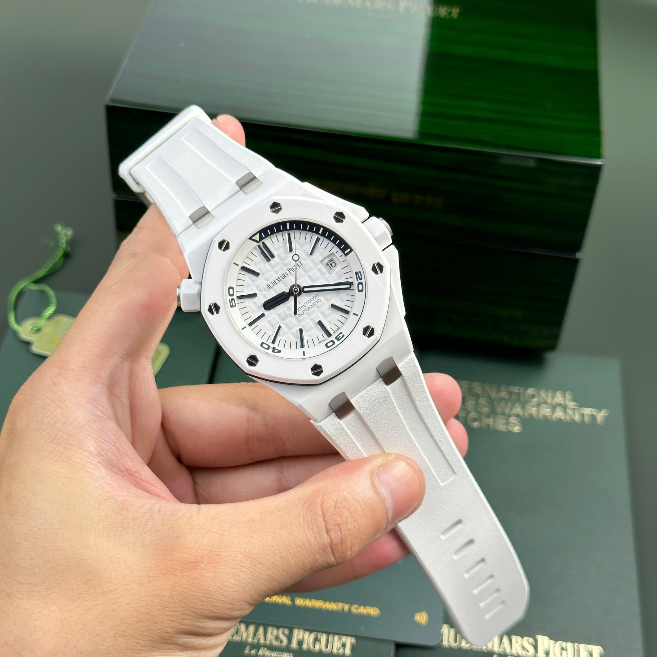 Audemars Piguet Royal Oak Offshore 15707CE White Replica APS 42mm (1) Audemars Piguet Royal Oak Offshore 15707CE White Replica APS 42mm (2)