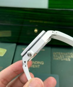 Audemars Piguet Royal Oak Offshore 15707CE White Replica APS 42mm (2)