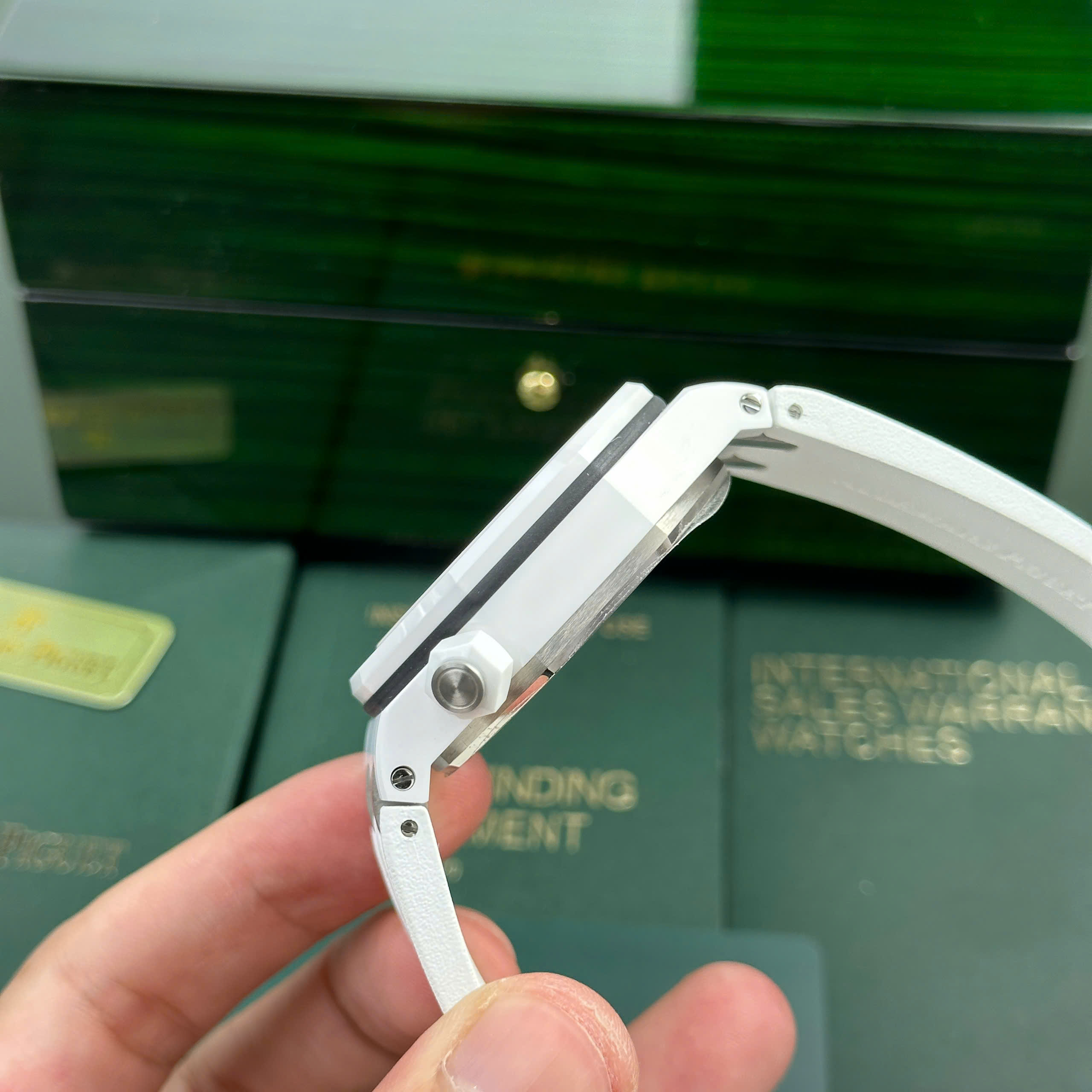 Audemars Piguet Royal Oak Offshore 15707CE White Replica APS 42mm (10) Audemars Piguet Royal Oak Offshore 15707CE White Replica APS 42mm (2)