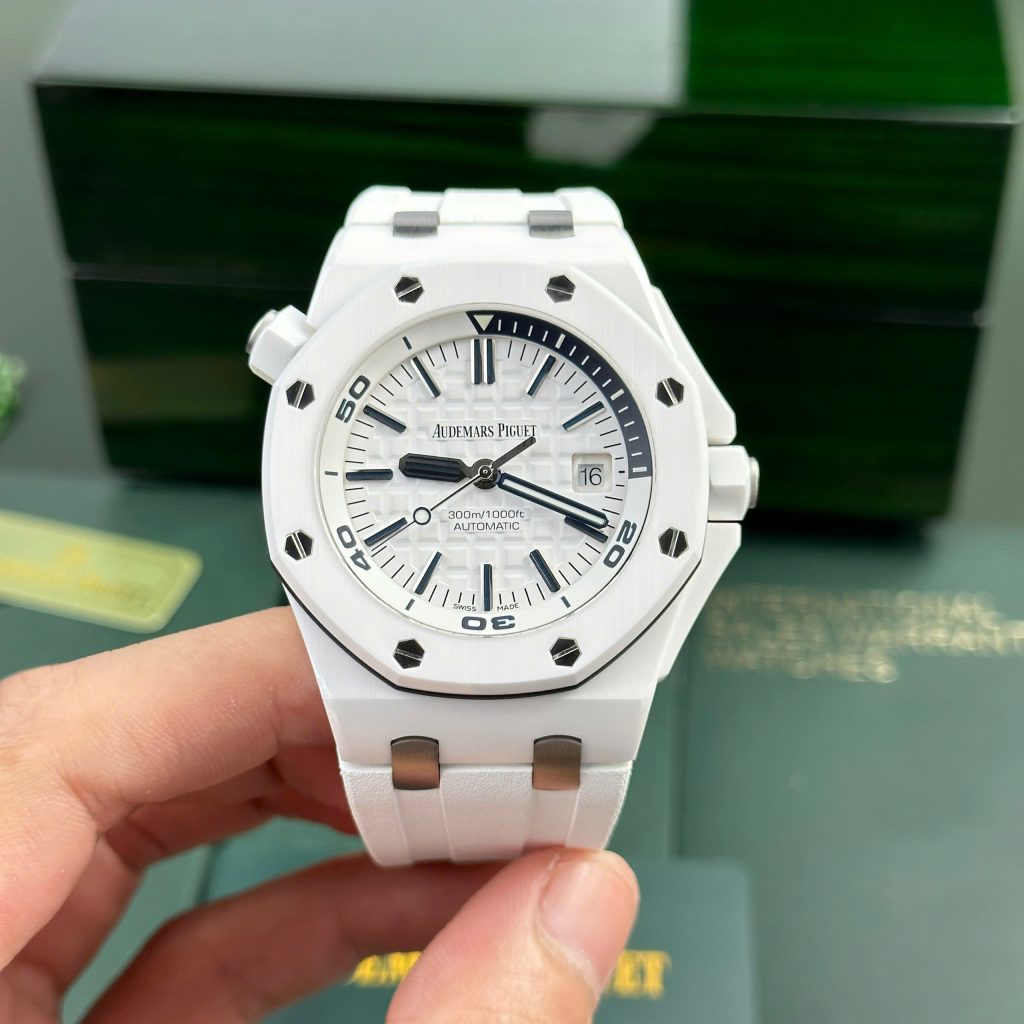 Audemars Piguet Royal Oak Offshore 15707CE White Replica APS 42mm (2)