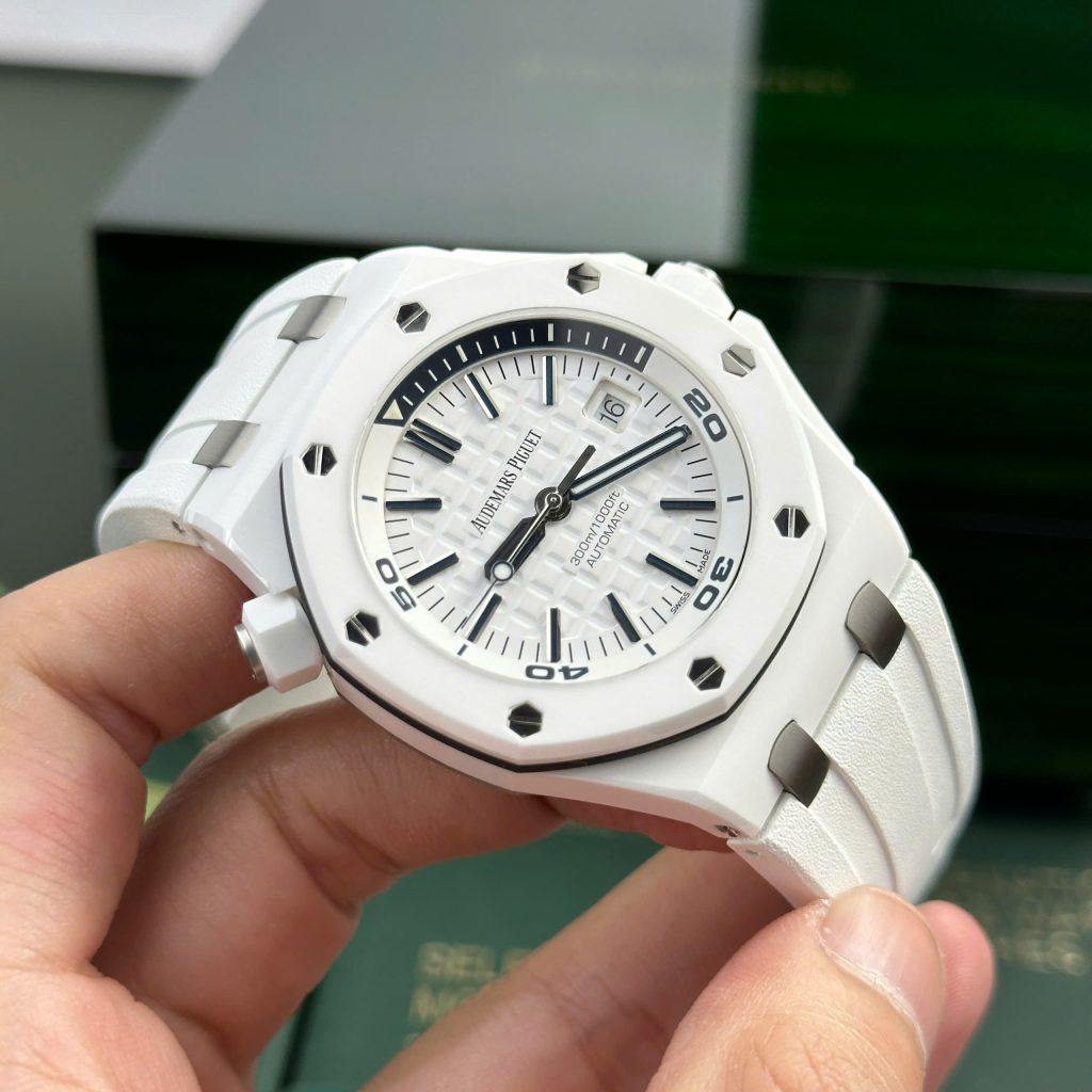 Audemars Piguet Royal Oak Offshore 15707CE White Replica APS 42mm (2)