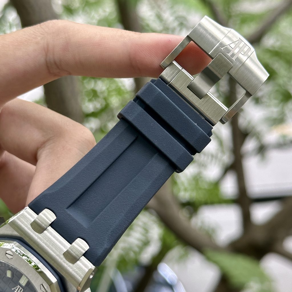 Audemars Piguet Royal Oak Offshore 15720ST Blue Replica APS 42mm (5)