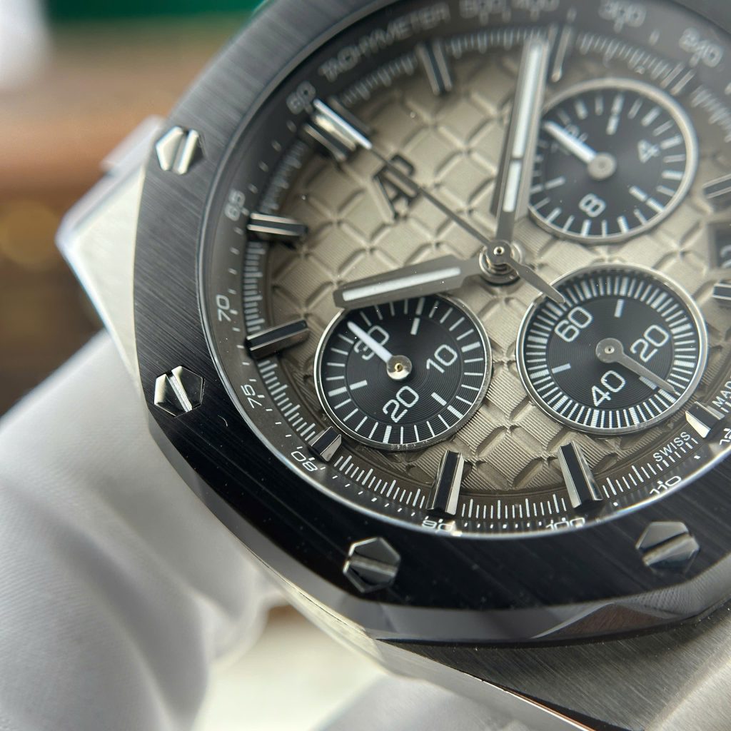 Audemars Piguet Royal Oak Offshore Chronograph 26420 Best Replica Watches Gray Dial APP 43mm (2)