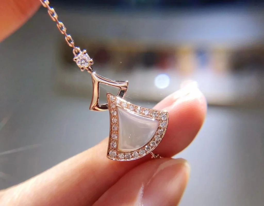 Bvlgari Divas Dream Bracelet Diamond 0.2 Carats 18K Rose Gold Custom (2)