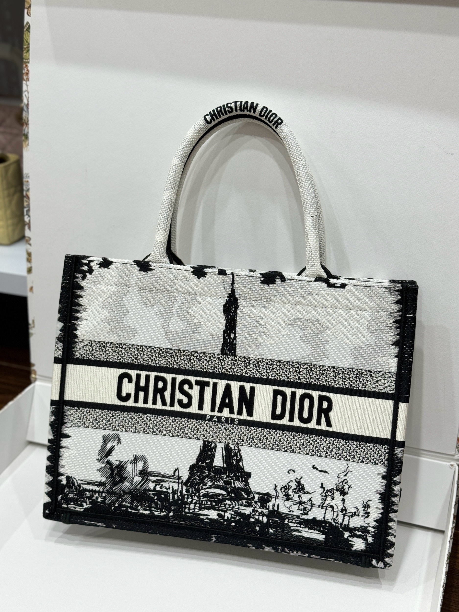 Dior Book Tote Womens Eiffel Tower Pattern Replica Bags 36 (3) Dior Book Tote Womens Eiffel Tower Pattern Replica Bags 36 (2)