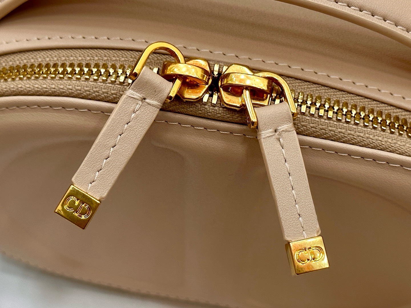 Dior CD Signature Oval Replica Bags Beige Colored 18x11x6 (2) Dior CD Signature Oval Replica Bags Beige Colored 18x11x6 (2)