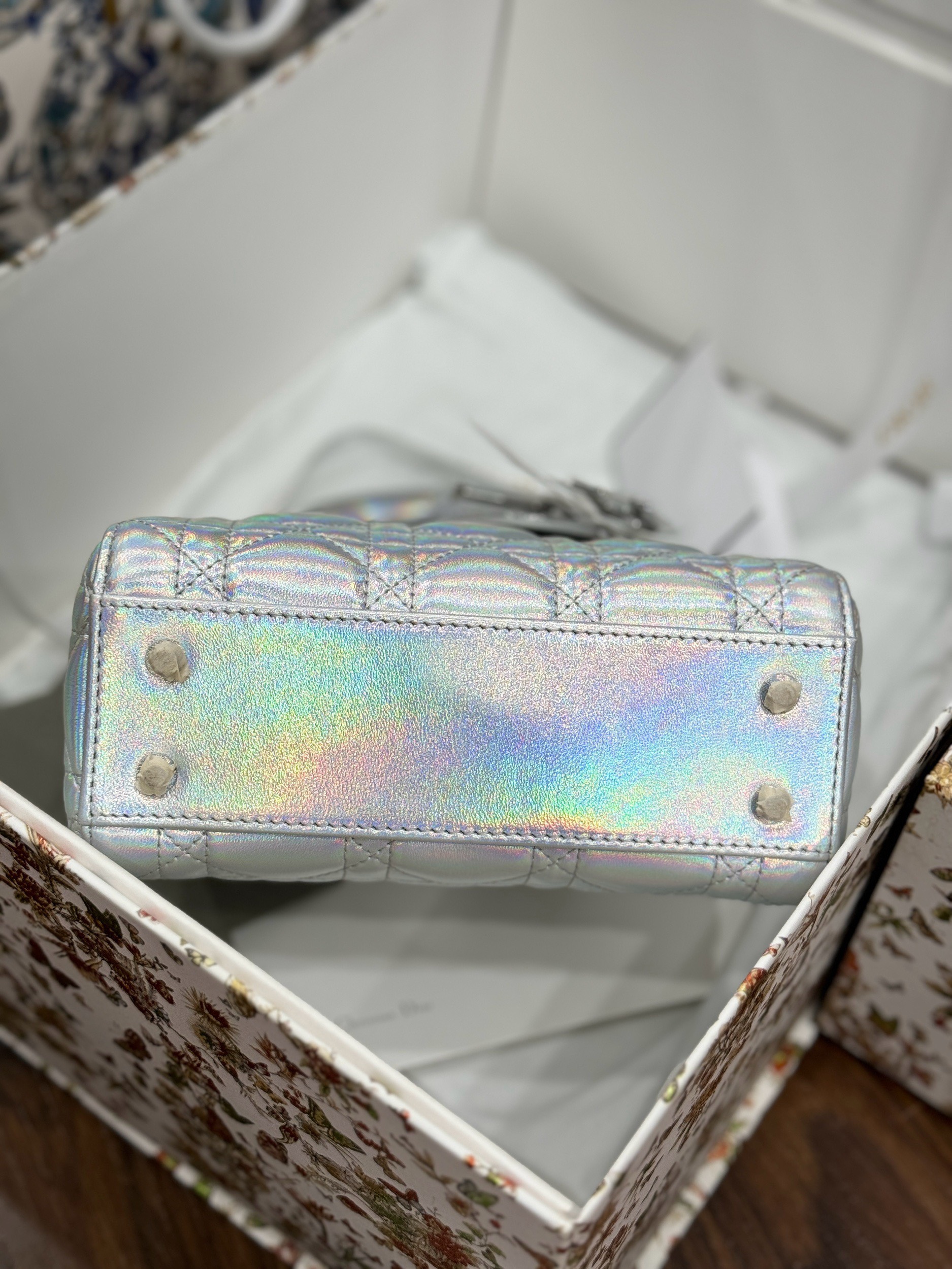 Dior Lady Best Replica Bags Womens Silver Sheepskin 17cm (8) Dior Lady Best Replica Bags Womens Silver Sheepskin 17cm (2)