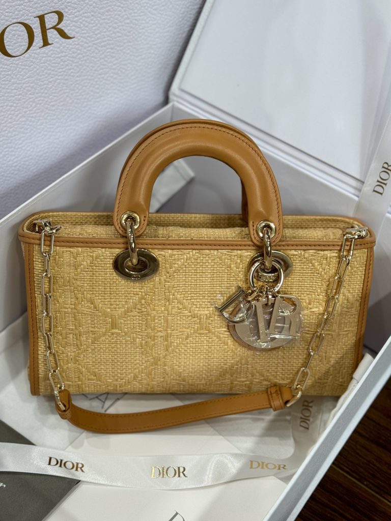 Dior Lady D-Joy Replica Handbags Womens Rattan Material 22cm (2)
