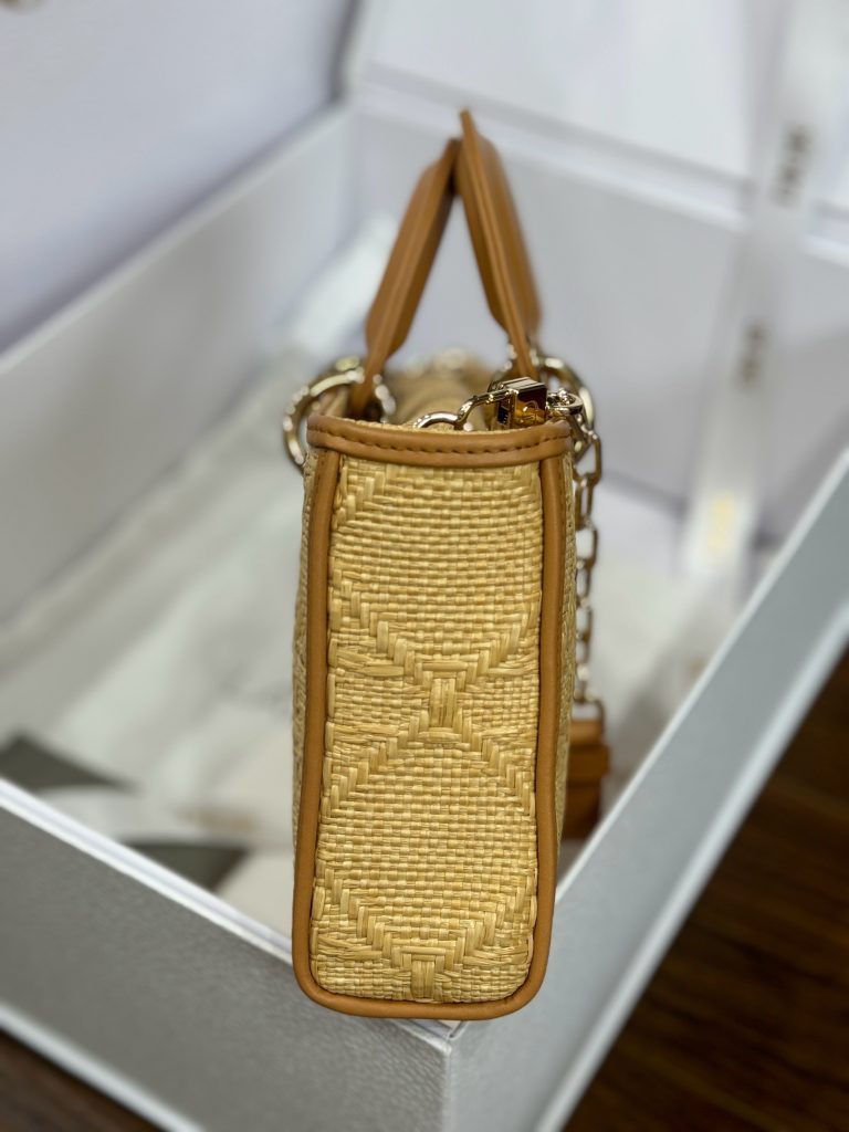 Dior Lady D-Joy Replica Handbags Womens Rattan Material 22cm (2)