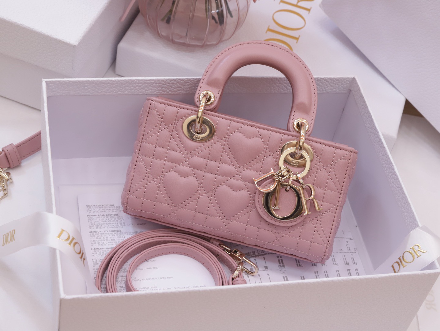 Dior Lady D-Joy Womens Pink Heart Pattern Replica Bags 16 (1) Dior Lady D-Joy Womens Pink Heart Pattern Replica Bags 16 (2)