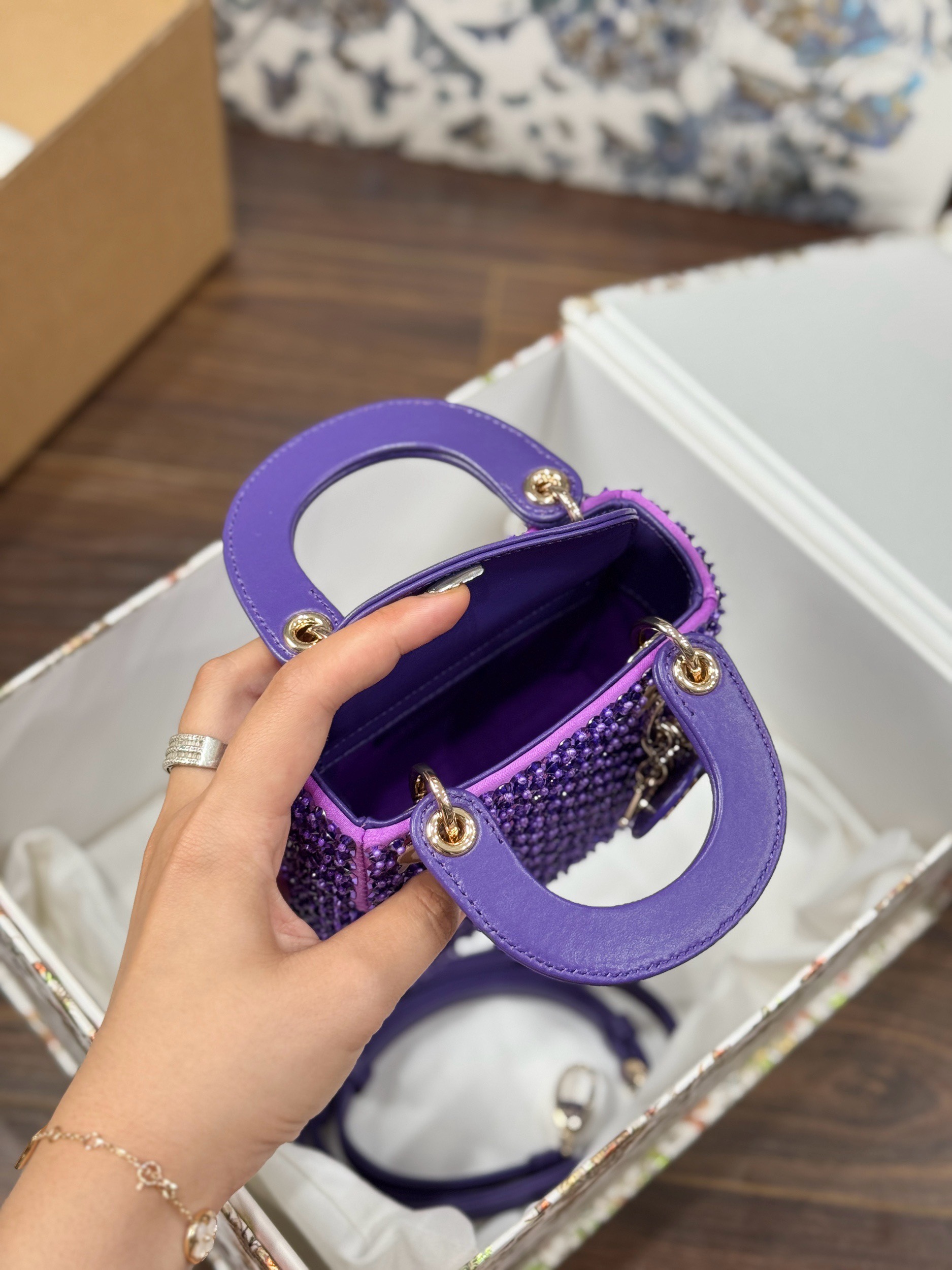 Dior Lady Womens Purple Beaded Pattern Replica Bags 12x10 (3) Dior Lady Womens Purple Beaded Pattern Replica Bags 12x10 (2)