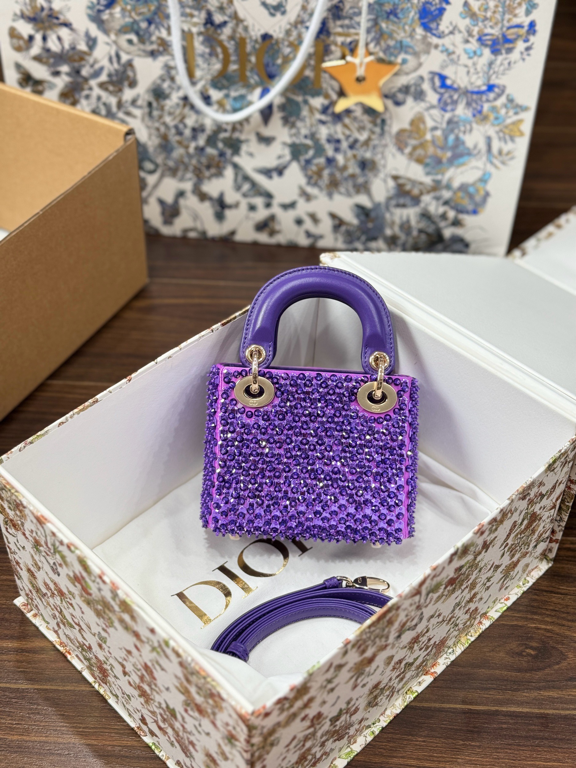 Dior Lady Womens Purple Beaded Pattern Replica Bags 12x10 (7) Dior Lady Womens Purple Beaded Pattern Replica Bags 12x10 (2)