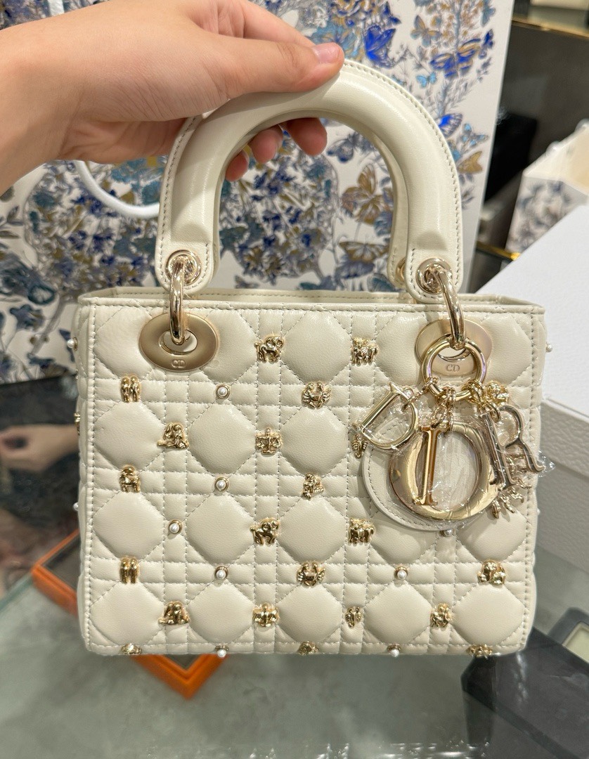 Dior Lady Womens White Replica Bags Lock Rose Gold 20cm (1) Dior Lady Womens White Replica Bags Lock Rose Gold 20cm (2)
