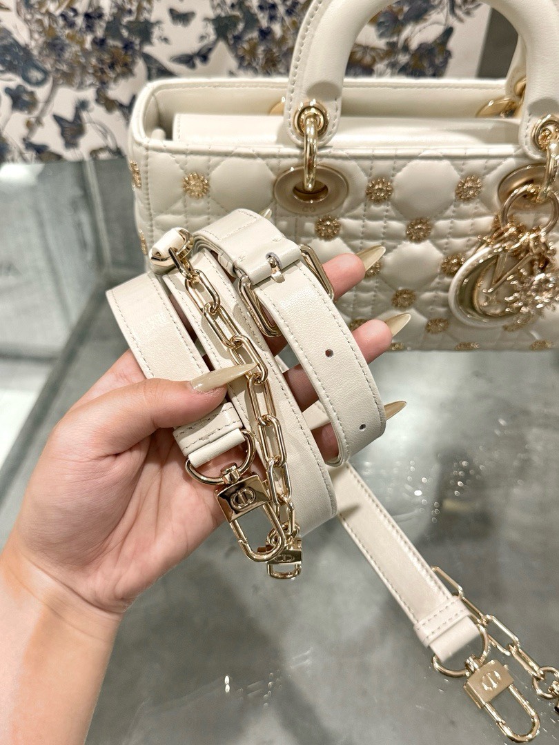 Dior Micro Lady D-Joy Womens White Sun Pattern Replica Bags 26x13 (2) Dior Micro Lady D-Joy Womens White Sun Pattern Replica Bags 26x13 (2)