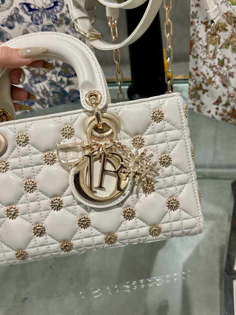 Dior Micro Lady D-Joy Womens White Sun Pattern Replica Bags 26x13 (6) Dior Micro Lady D-Joy Womens White Sun Pattern Replica Bags 26x13 (2)