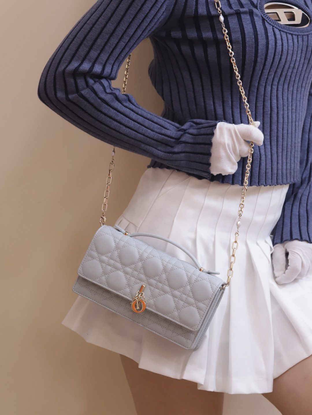 Dior Woc Womens Gray Replica Bags Lock Gold 21x11.5x4 (2) Dior Woc Womens Gray Replica Bags Lock Gold 21x11.5x4 (2)