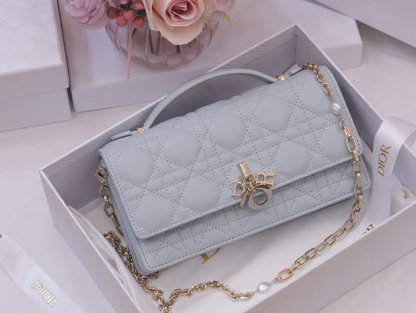 Dior Woc Womens Gray Replica Bags Lock Gold 21x11.5x4 (7) Dior Woc Womens Gray Replica Bags Lock Gold 21x11.5x4 (2)