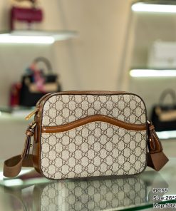 Gucci Men's Messenger Interlocking Monogram Replica Handbags Size 26x20x6cm (2)