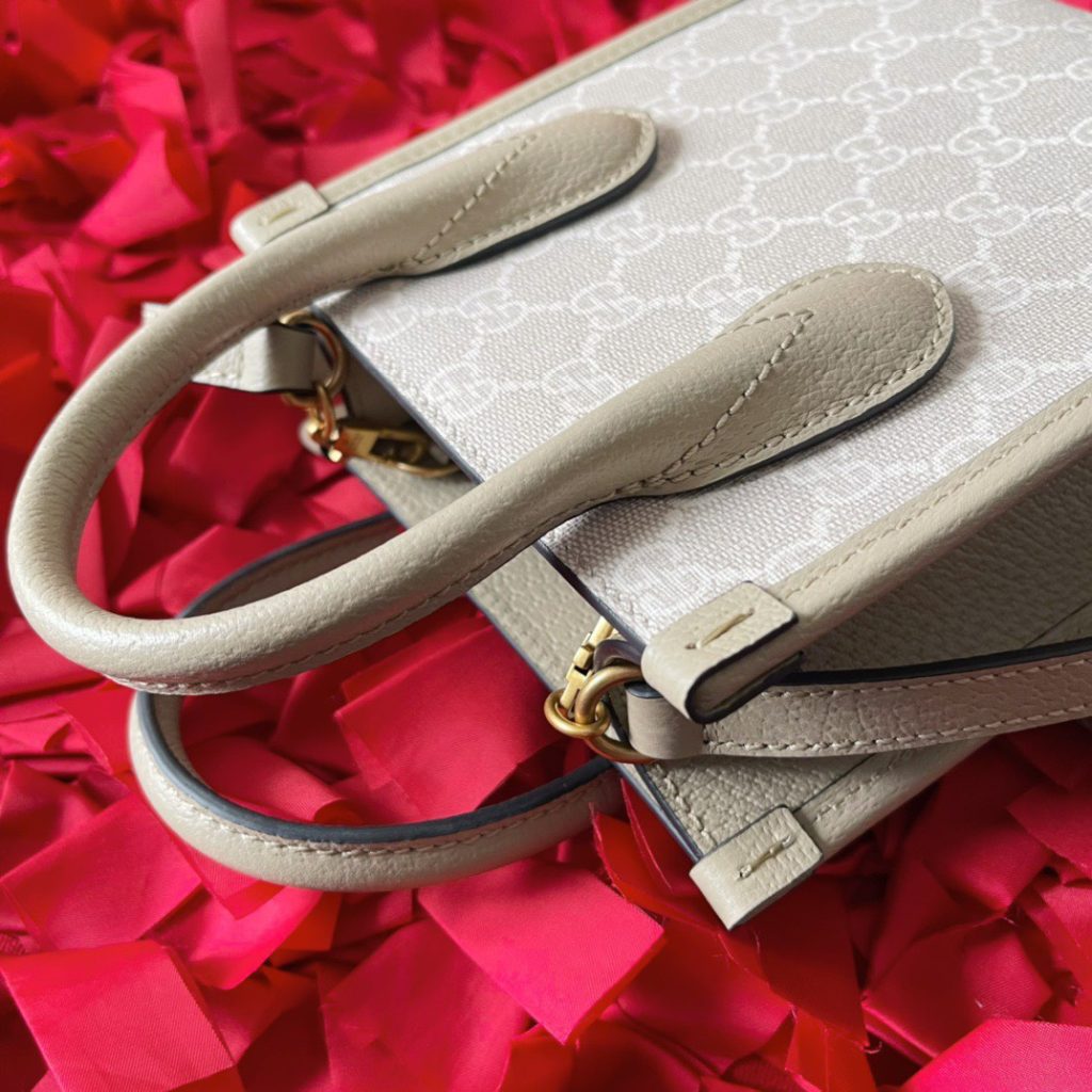 Gucci Mini Replica Bags Tote Interlocking G Beige White 18x12x5cm (1)