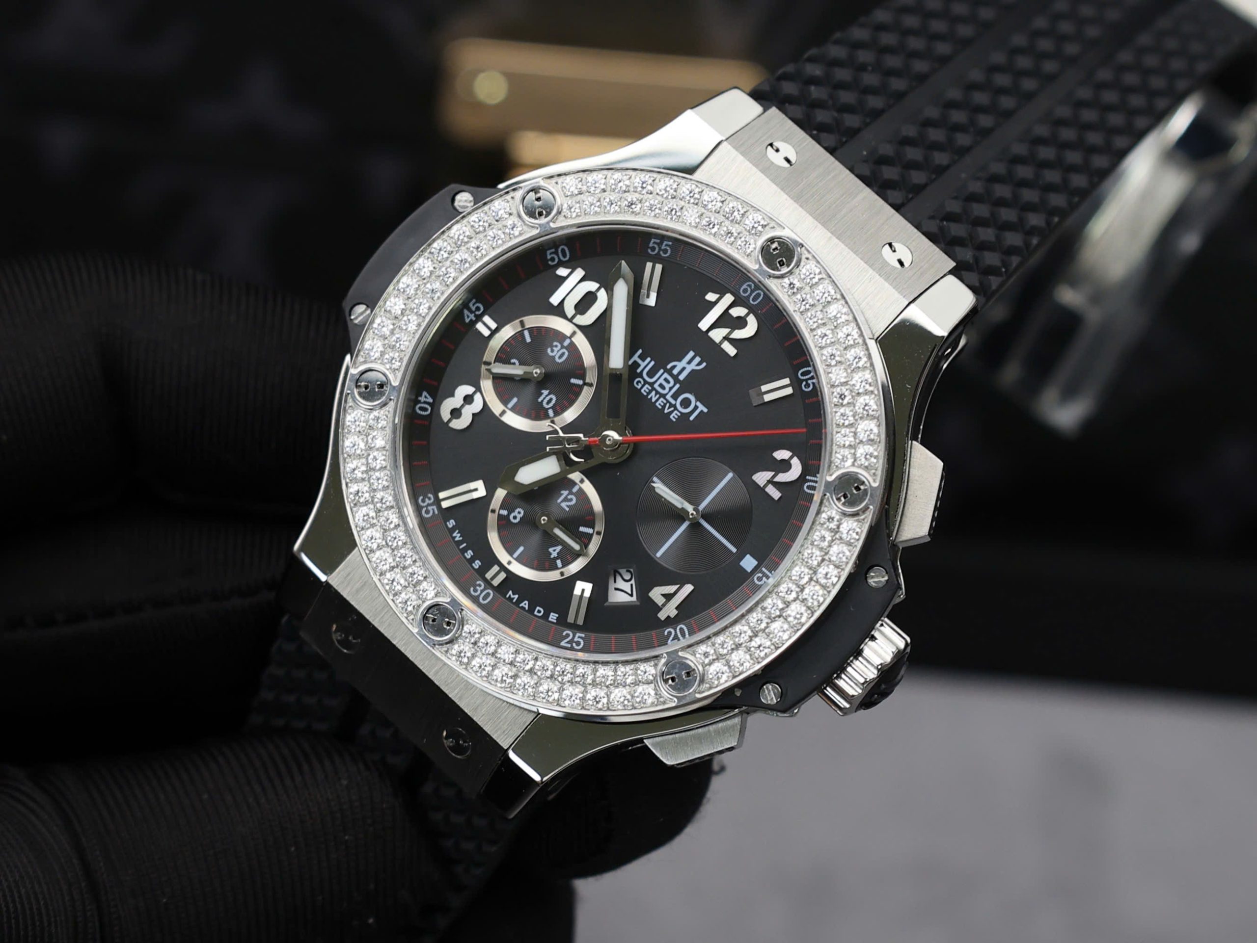Hublot Big Bang Chronograph Black Dial Replica Watch Custom Moissanite Diamonds 44mm (1) Hublot Big Bang Chronograph Black Dial Replica Watch Custom Moissanite Diamonds 44mm (2)