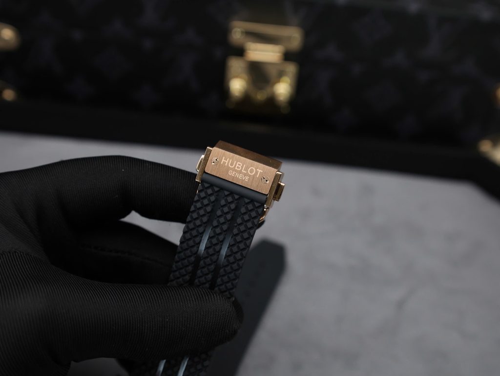 Hublot Big Bang Chronograph King Gold Black Dial Replica Watch Custom Moissanite Diamonds 44mm (2)