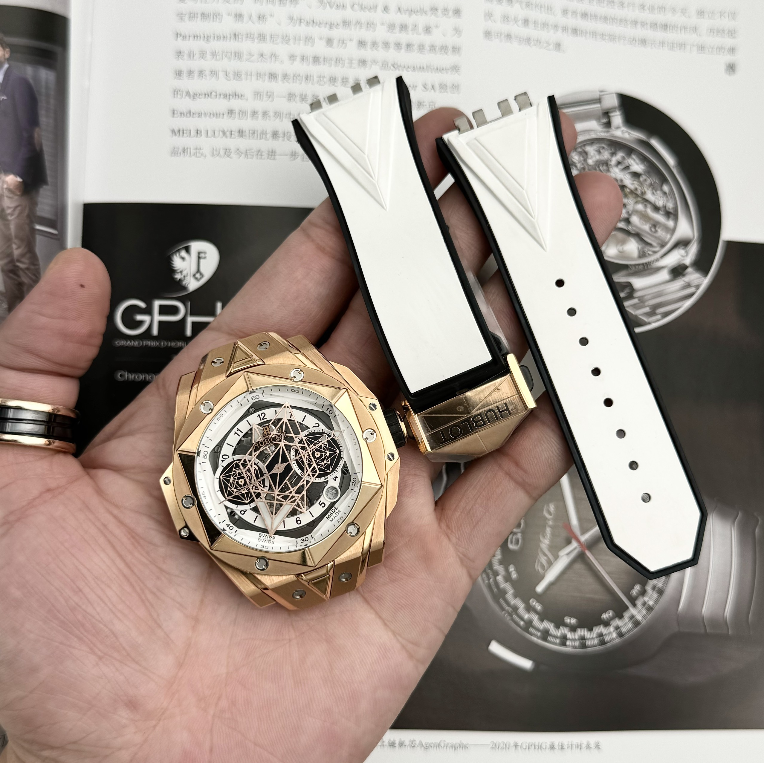 Hublot Big Bang Sang Bleu II King Gold White Replica BB Factory 45mm (2) Hublot Big Bang Sang Bleu II King Gold White Replica BB Factory 45mm (2)