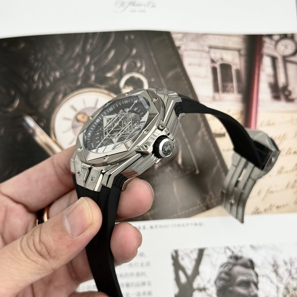 Hublot Big Bang Sang Bleu II Titanium Black Replica BB Factory 45mm (7)