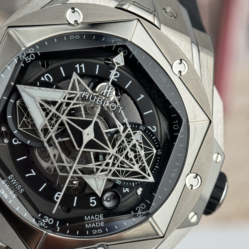 Hublot Big Bang Sang Bleu II Titanium Black Replica BB Factory 45mm (7)
