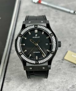 Hublot Classic Fusion Ceramic Diamonds Replica Watches Black JJZ 42mm (8)