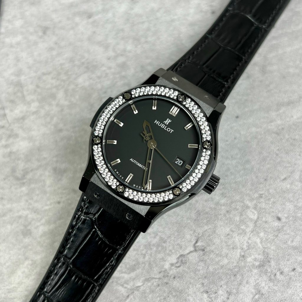 Hublot Classic Fusion Ceramic Diamonds Replica Watches Black JJZ 42mm (8)