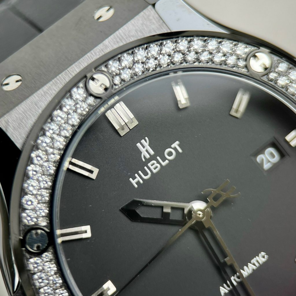 Hublot Classic Fusion Ceramic Diamonds Replica Watches Black JJZ 42mm (8)