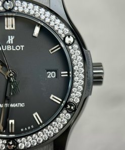 Hublot Classic Fusion Ceramic Diamonds Replica Watches Black JJZ 42mm (8)