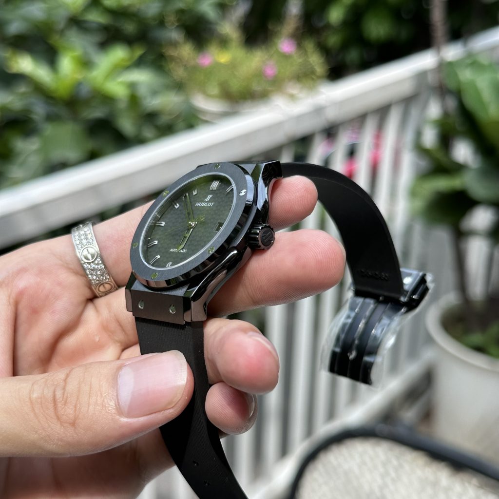 Hublot Classic Fusion Ceramic Replica Watches Carbon Black Dial JJZ 42mm (1)