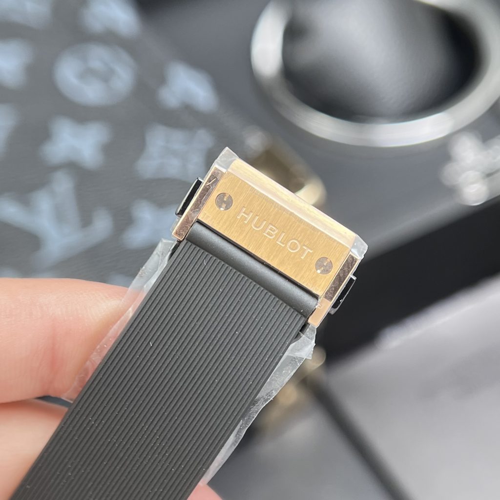 Hublot Classic Fusion Ceramic Replica Watches Demi Rose JJZ Factory 42mm (1)