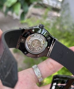 Hublot Classic Fusion Ceramic Replica Watches Leather Black JJZ 42mm (1)