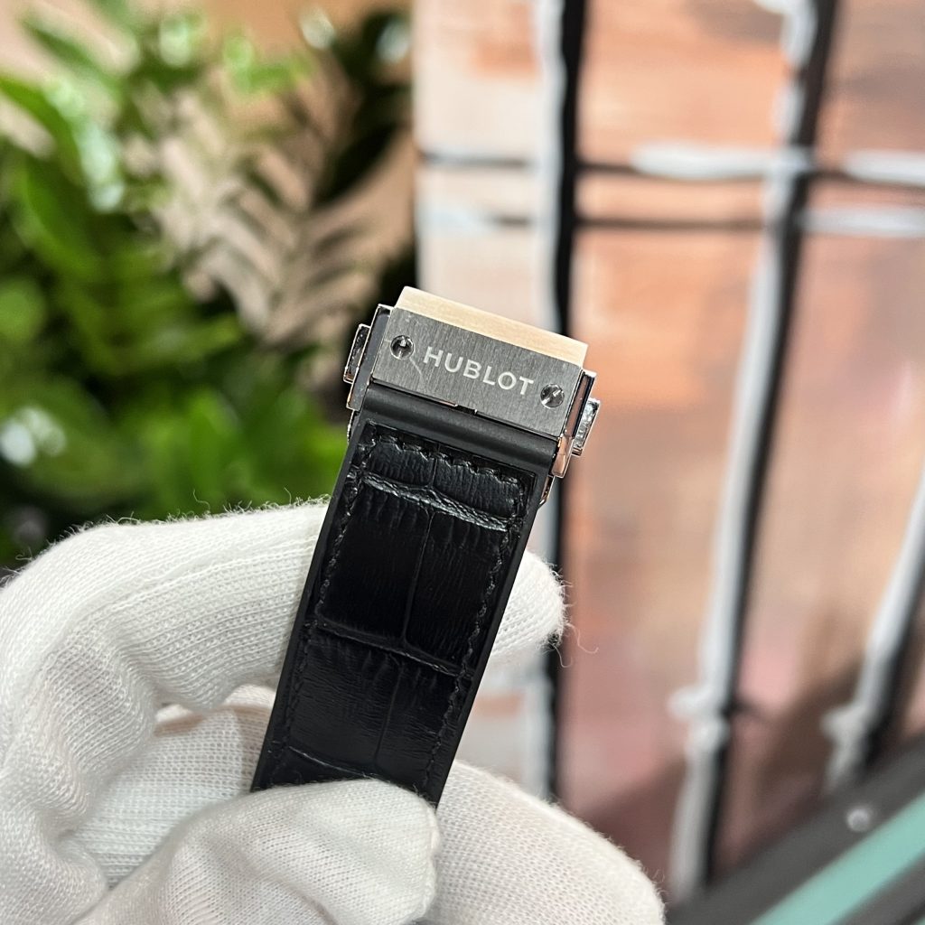 Hublot Classic Fusion Custom Diamonds Moissanite Hong Kong Black 42mm (1)